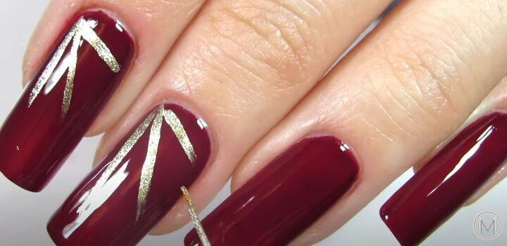 how to diy glam christmas star nails for the holidays, Creating lines