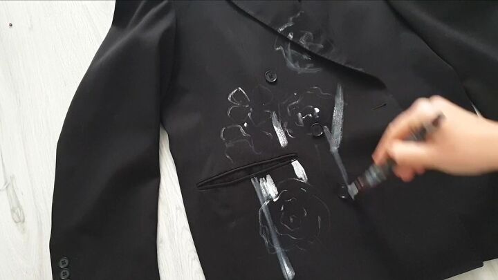 painting tutorial diy a chic emily in paris blazer jacket and beret, Sketching a floral pattern