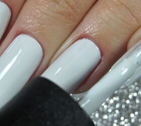 Easy 3step White Glitter Christmas Nails Tutorial Upstyle