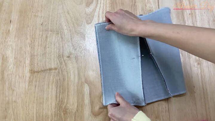 how to diy a chic denim bag, Pinning fabric