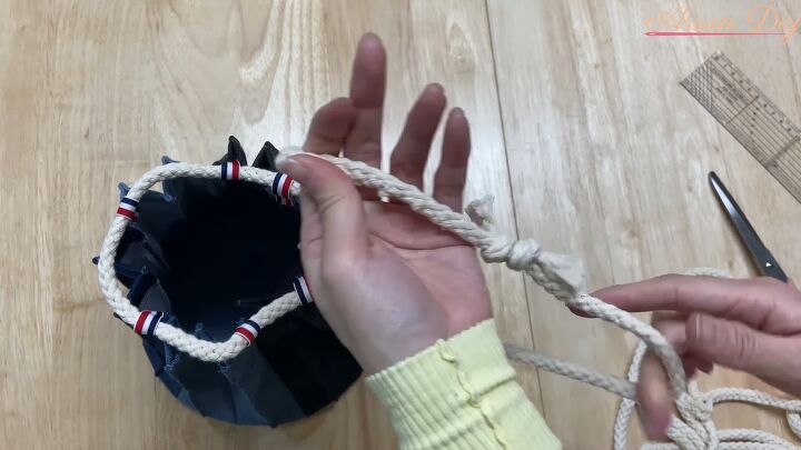 how to diy a chic denim bag, Tying cord