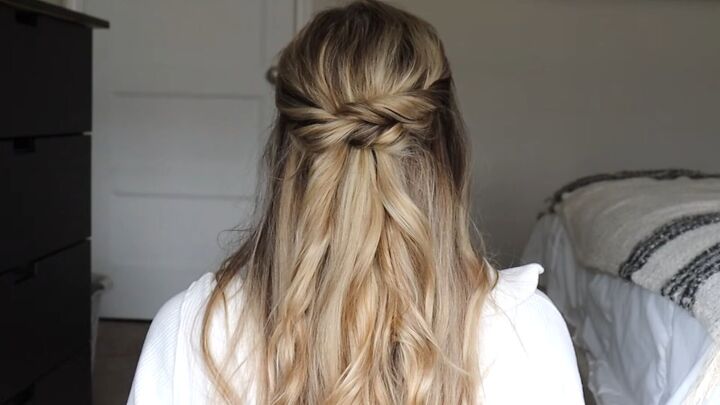 4 super cute christmas hairstyles that don t use heat, Half pony twist
