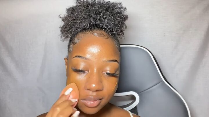soft natural everyday makeup tutorial, Applying foundation