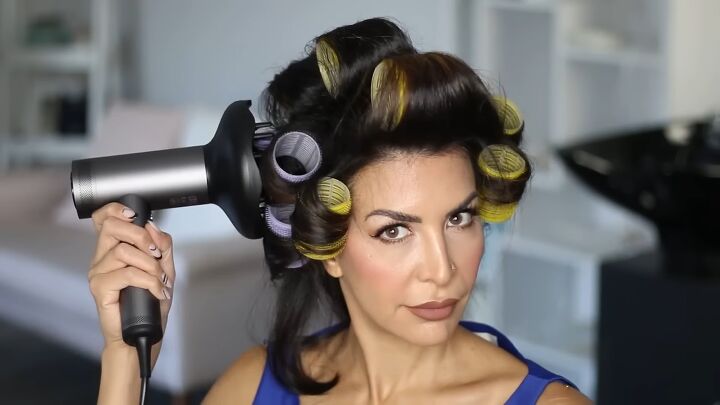 learn how to do a super glam voluminous blowout at home, Heating rollers