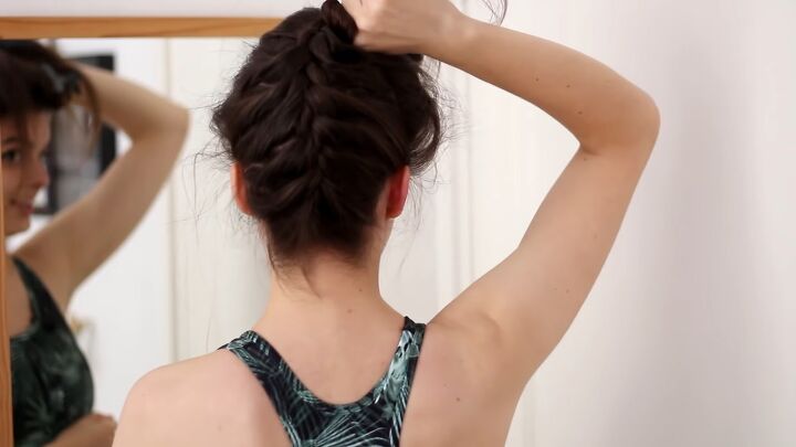 4 cute and easy workout hairstyles, Hairstyle 2 French braid bun