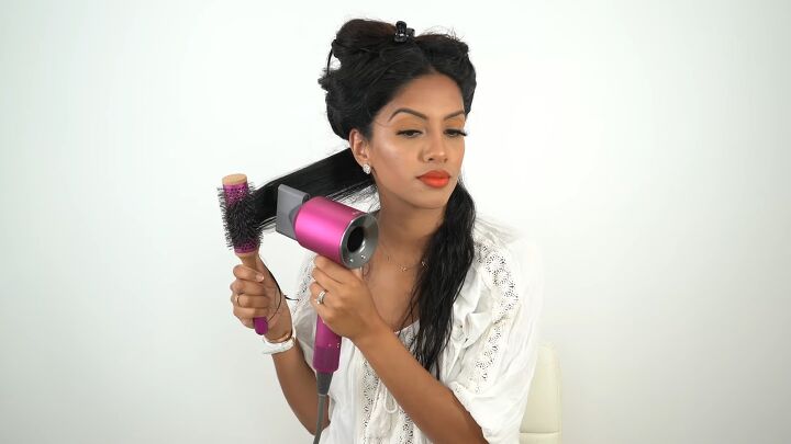 how to do a sexy 70 s blowout at home, Blow drying hair