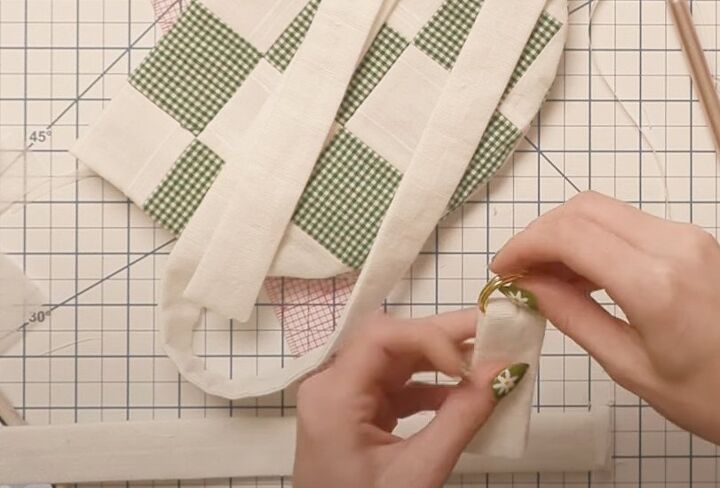 how to make a super cute checkerboard purse, Making the straps