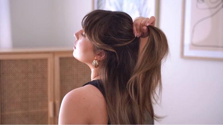 3 cute and simple hairstyles for a party, Tying a half ponytail