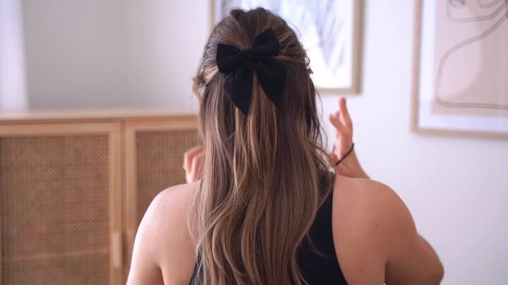 3 cute and simple hairstyles for a party, Adding a bow