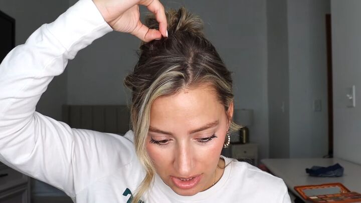 super easy 5 minute hairstyle, Finishing touches