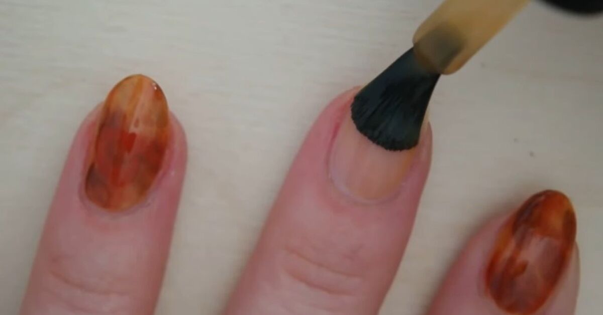 How to DIY a Cute Tortoise Shell Nail Design | Upstyle