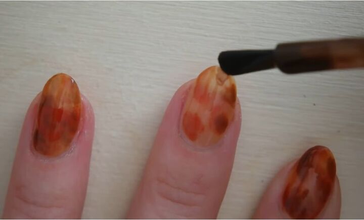 how to diy a cute tortoise shell nail design, Adding more dots
