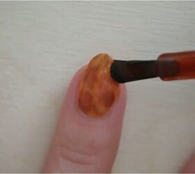 How to DIY a Cute Tortoise Shell Nail Design | Upstyle