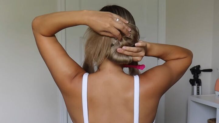 cute topsy tail tool hairstyle tutorial, Making a bun