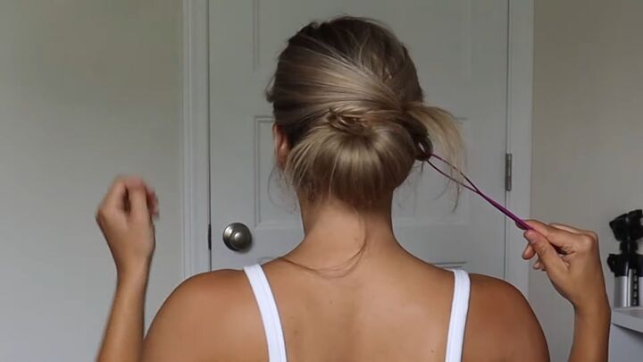 cute topsy tail tool hairstyle tutorial, Inserting Topsy Tail tool