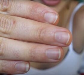 This ridiculously simple recipe will keep your nails healthy and strong all winter long