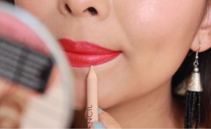 how to apply lipstick properly, Applying concealer