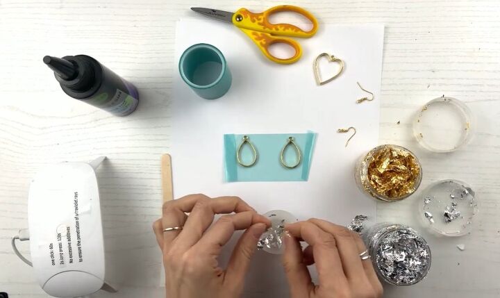 how to diy cute uv resin earrings, Breaking up the foil