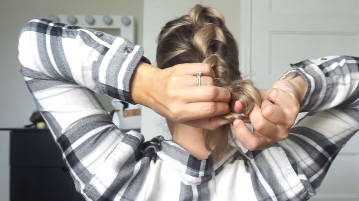 how to do a beautiful pull through ponytail, Finishing the braid
