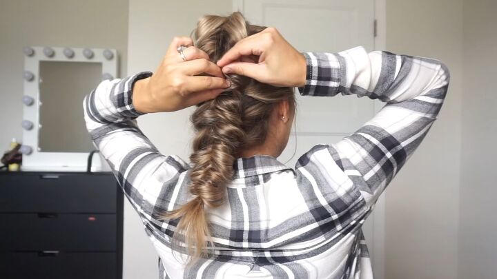 how to do a beautiful pull through ponytail, Adding bobby pins