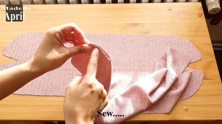 how to make a super cozy beanie with pom poms, Where to sew