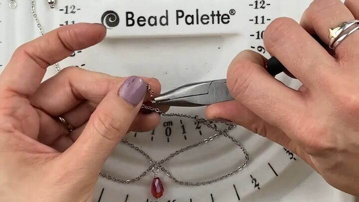 how to diy a cute 90 s choker necklace, Attaching a jump ring