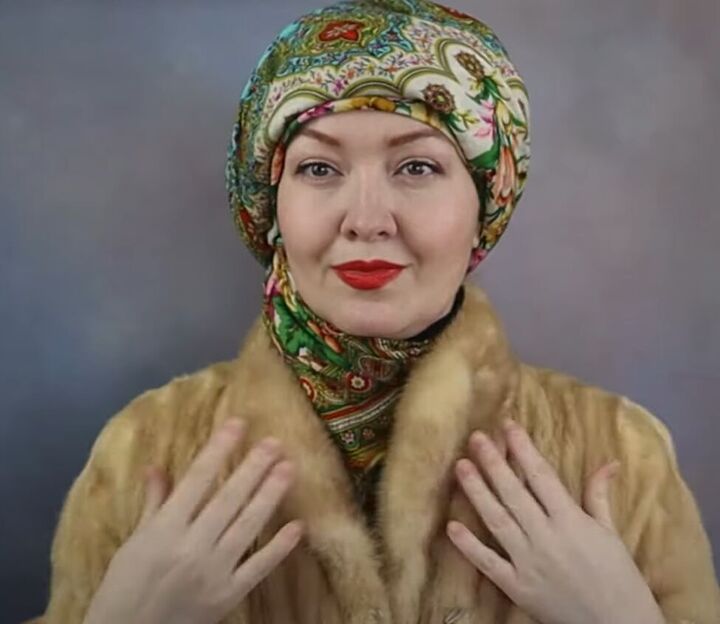 3 easy ways to style a russian shawl, Side headscarf