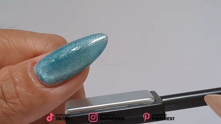 how to diy these awesome gel sea blue nails, Using magnetic stick on nails