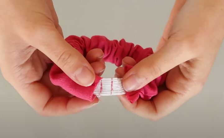 how to diy cute bow scrunchies, Ends of elastic sewn together