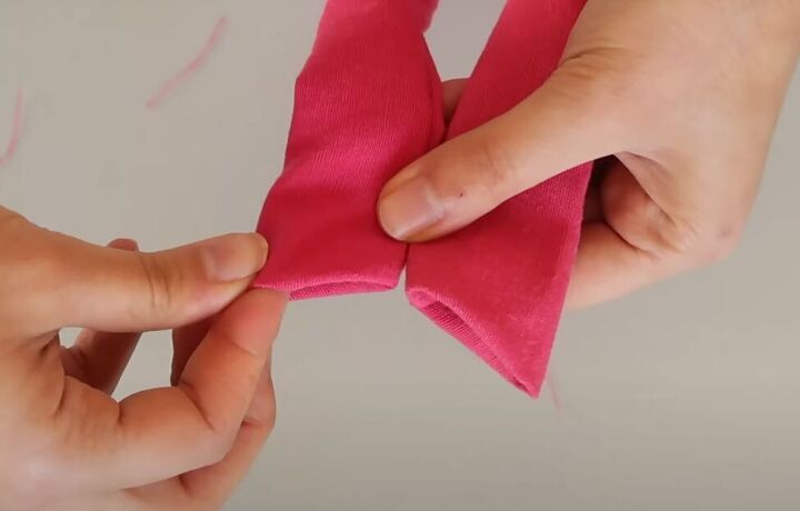 how to diy cute bow scrunchies, Making the bow