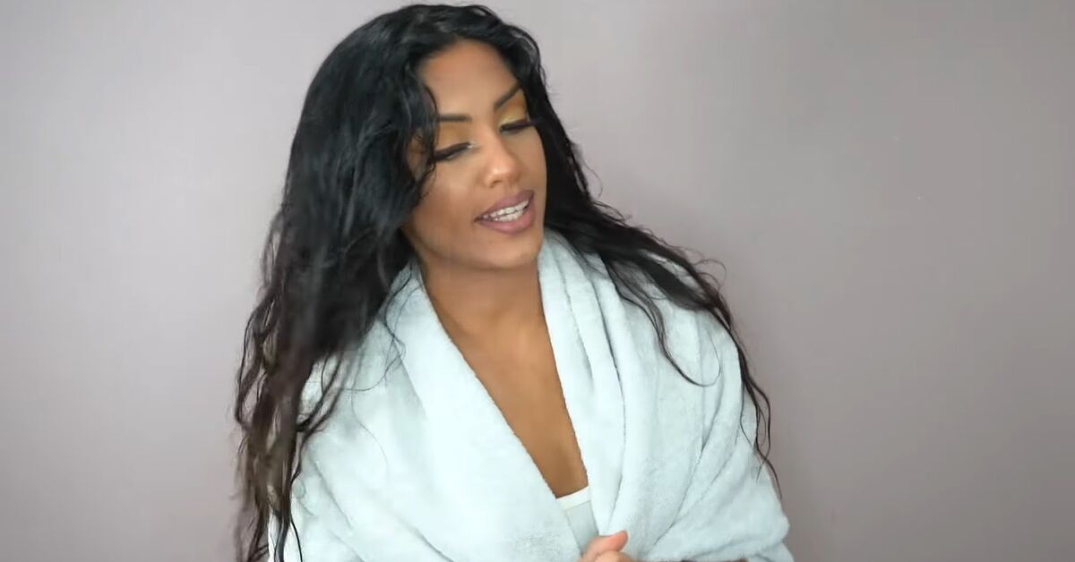 How To Make And Use A Coconut Oil And Honey Hair Mask Upstyle how-to-make-and-use-a-coconut-oil-and-honey-hair-mask-upstyle