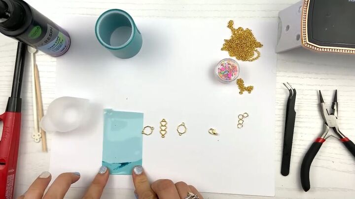 how to diy a cute resin bracelet, Securing bezels