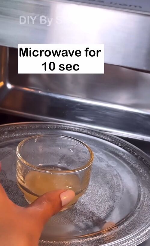 how to diy a 2 ingredient dandruff treatment, Microwaving mixture