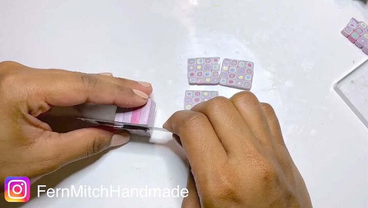 how to diy retro polymer clay earrings, Slicing cane