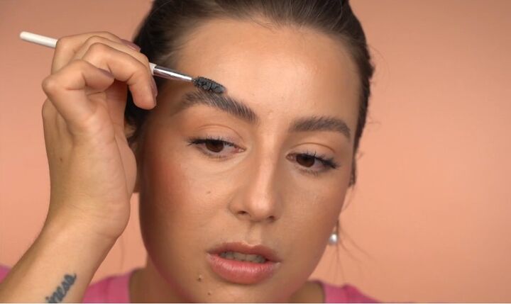 simple 9 step beginner eyebrow tutorial, Brushing brows