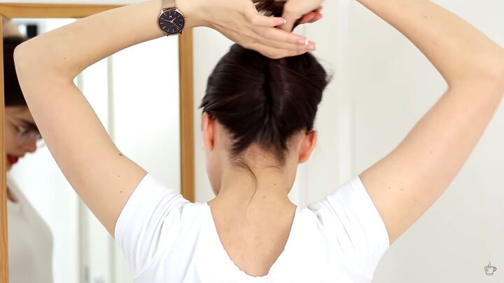 10 cute and easy 2 minute hairstyles, Back twist