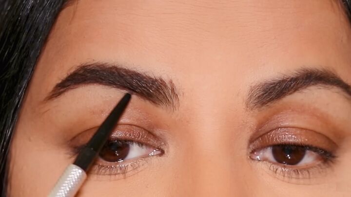 how to make your eyeshadow pop, Filling in brows