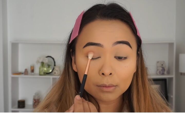 quick and easy day to night makeup tutorial, Applying eyeshadow