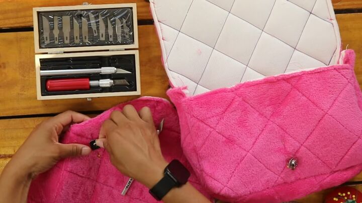 how to diy a cute fluffy handbag, Attaching snaps