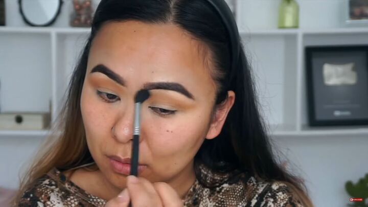 glam smokey cat eye makeup tutorial, Applying eyeshadow