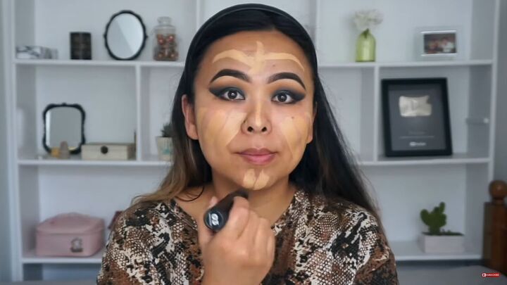 glam smokey cat eye makeup tutorial, Applying foundation
