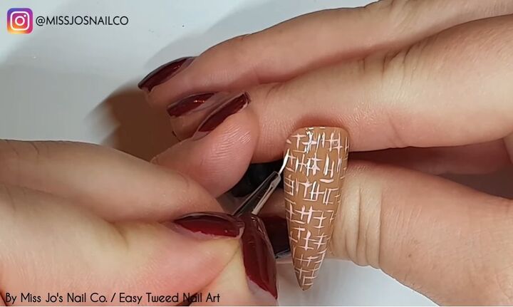 how to diy super cute tweed nails, Drawing lines and crosses