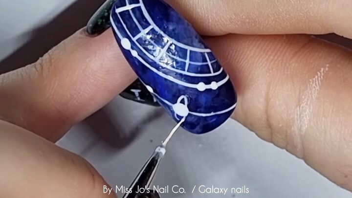 easy galaxy nail art tutorial, Adding detail