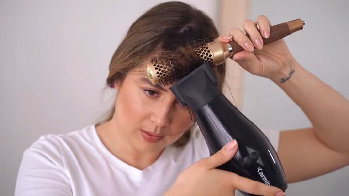 hair tutorial how to do an easy blowout at home, Blow drying bangs