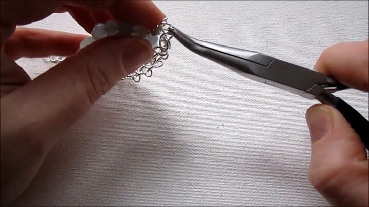 how to diy a cute beaded pendant necklace, Attaching chain