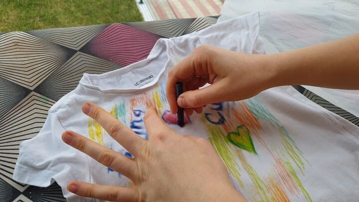 how to diy an awesome pastel t shirt, Touching up t shirt