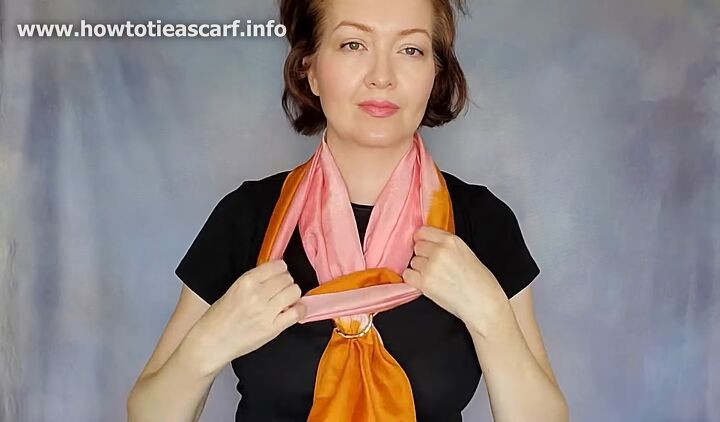 how to tie an oblong scarf, Twisted loop style