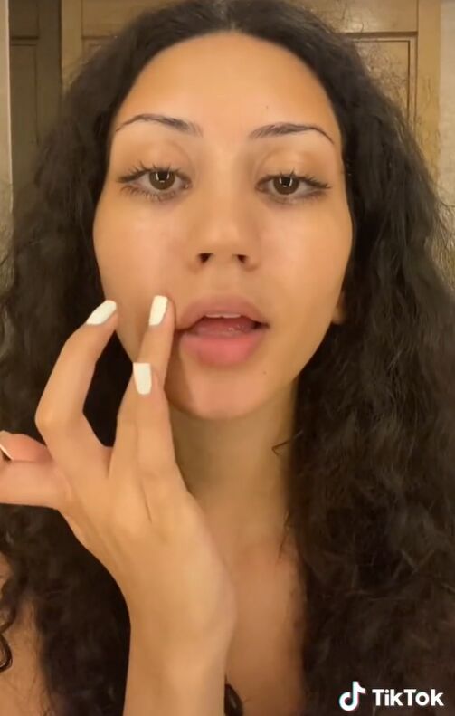 super easy sunscreen contouring tutorial, Applying sunscreen to upper lip