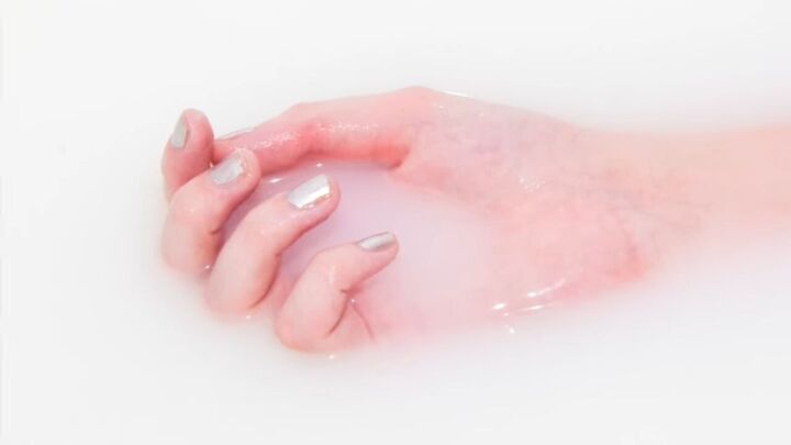 how to naturally strengthen nails, Nails in water