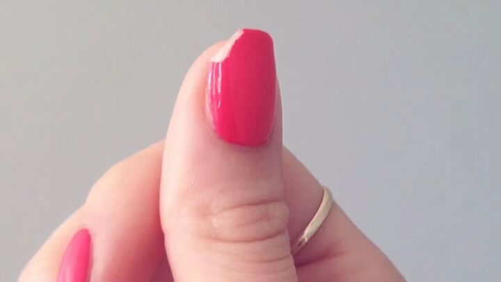 how to naturally strengthen nails, Chipped nail